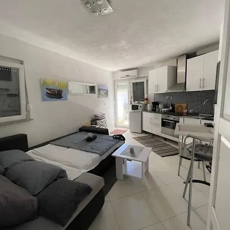 Seaesta Holiday- Modern